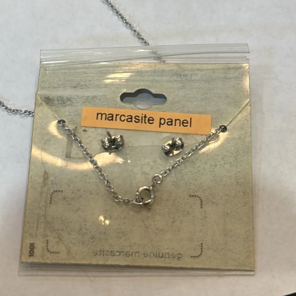 MARCASITE EIFFEL TOWER SILVER NECKLACE‎ AND EARRINGS